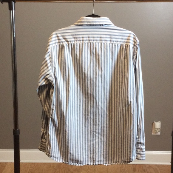 M MICHAEL Michael Kors button down pinstriped blue shirt - Picture 2 of 15